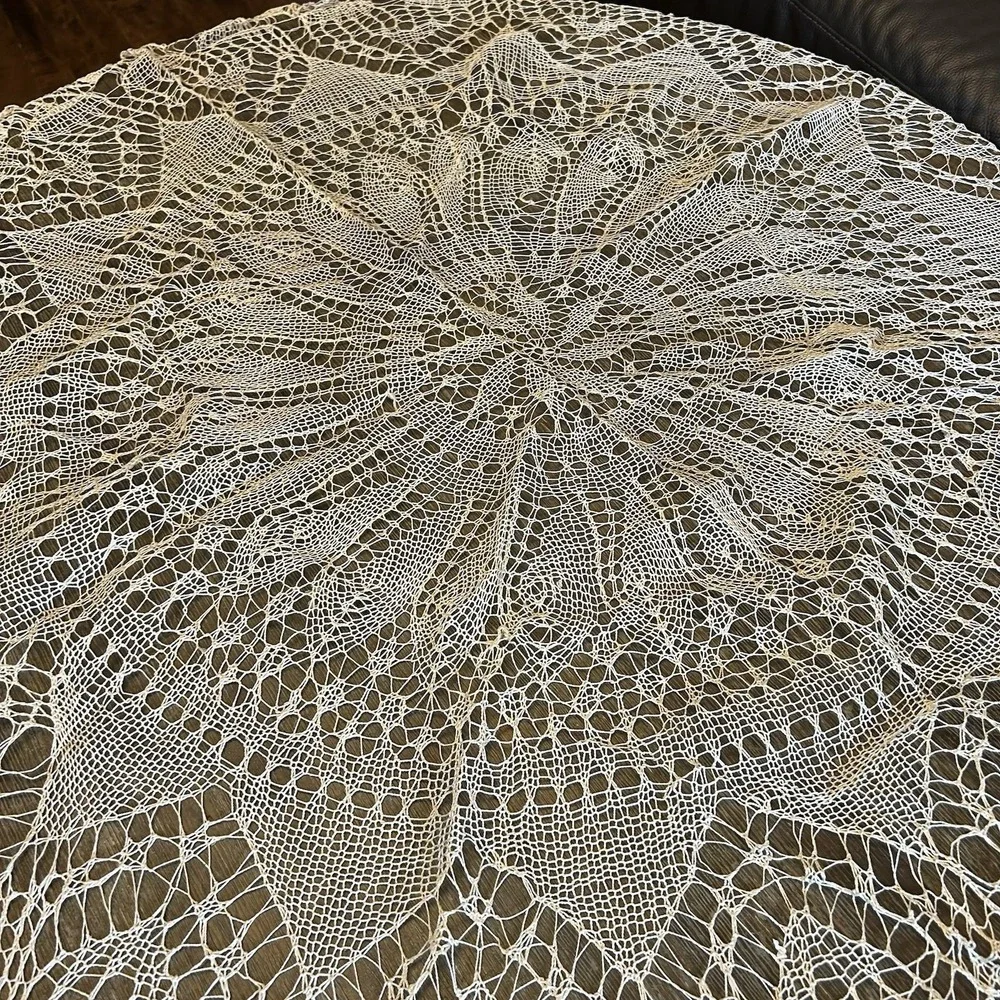 Vintage Handmade Lace Tablecloth 48